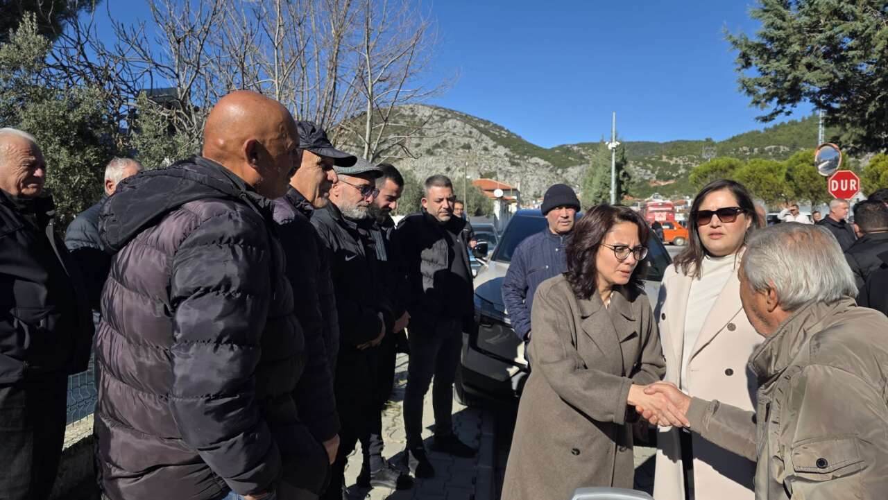 Atatürk’ü Görmüş ‘Düğereğin Çınarı’ Fikriye Sol, Son Yolculuğuna Uğurlandı 4